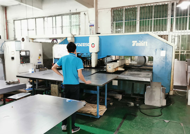 澳騰斯鈑金數控沖床