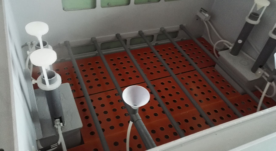 復合交變鹽霧試驗箱內(nèi)部圖 復合交變鹽霧試驗箱內(nèi)部圖